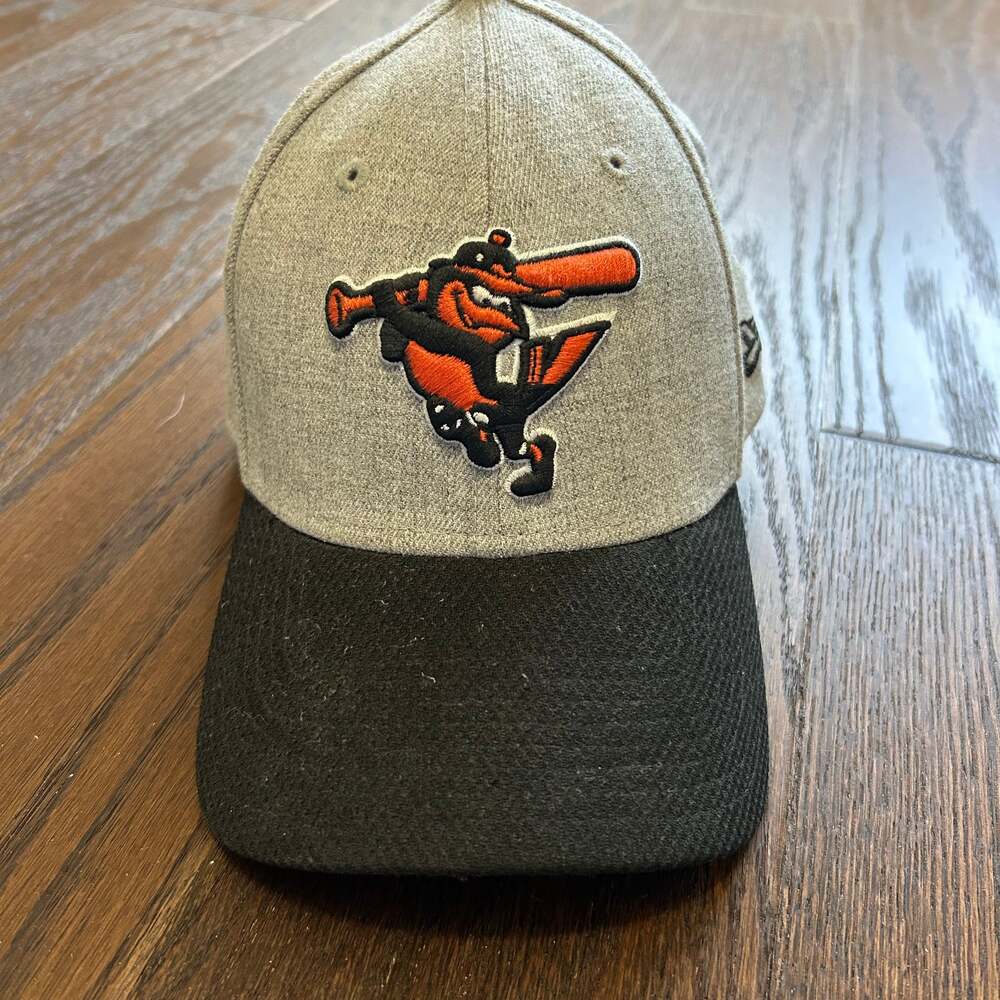 Baltimore Orioles Majestic Baseball Cap Gray Black Small/Medium fitted‎ hat